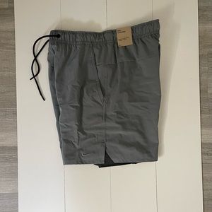 Nike Unlimited 7” SMALL